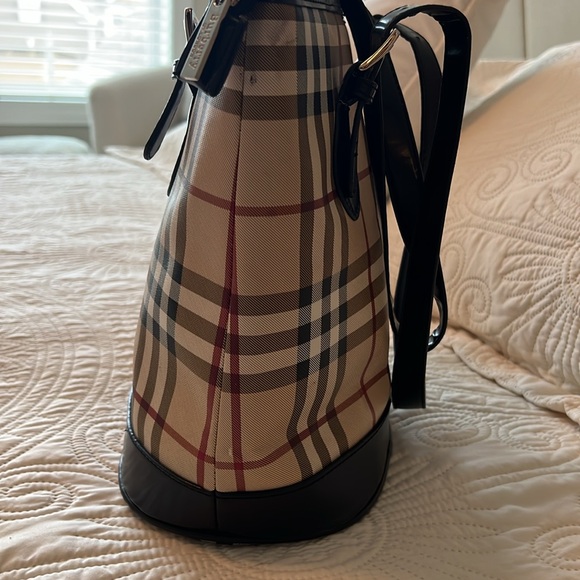 𝐏𝐥𝐚𝐢𝐝👜𝐁𝐮𝐜𝐤𝐞𝐭 𝐁𝐚𝐠 - Picture 7 of 7